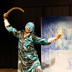 Keke Shuga - Espectacles familiars, contacontes, dansa i teatre - El bruixot de l’ungla llarga El bruixot de l’ungla llarga